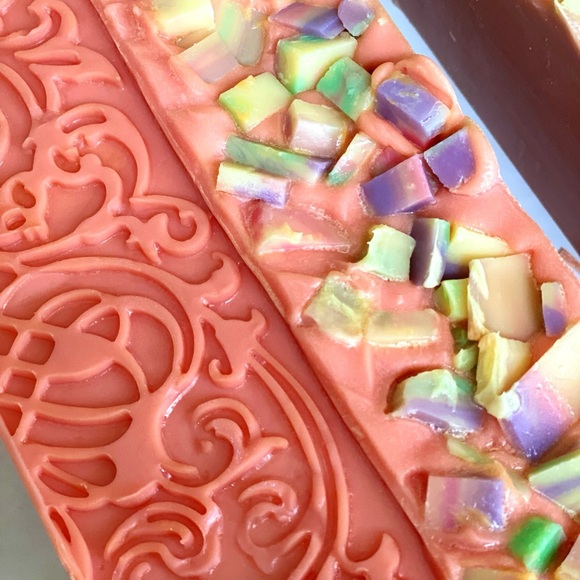 Meet your Posher, Kaye - Picture 3 of 5